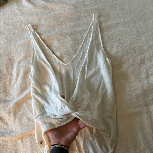 Elegant White Women's Top - Picture 3 of 4